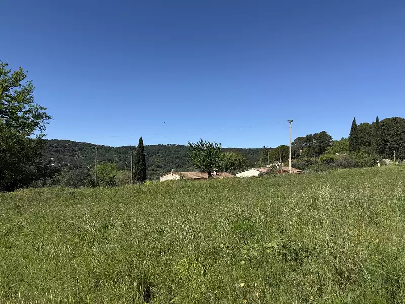 Terrain à bâtir, 1 070 m² - Draguignan (83300)