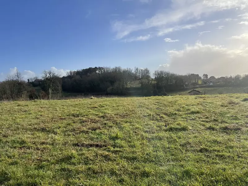 Terrain à bâtir, 2 140 m² - Saint-Ciers-de-Canesse (33710)