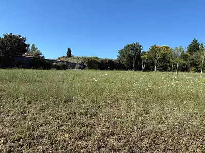 Terrain à bâtir, 671 m²