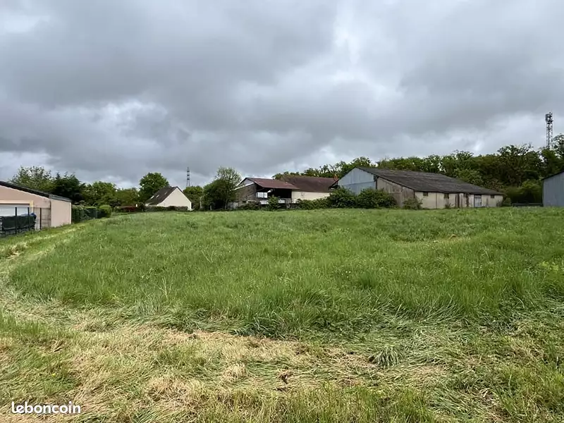 Terrain à bâtir, 1 074 m² - Saint-Eloi (58000)