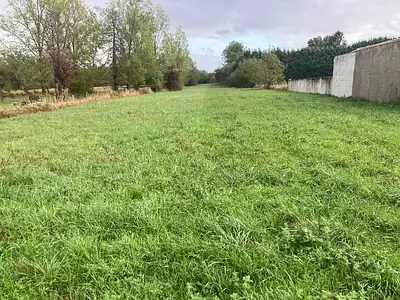 Terrain à bâtir, 1 400 m²