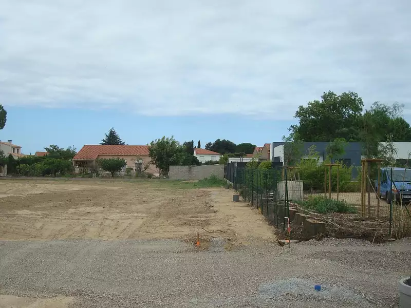 Terrain à bâtir, 327 m² - Théza (66200)