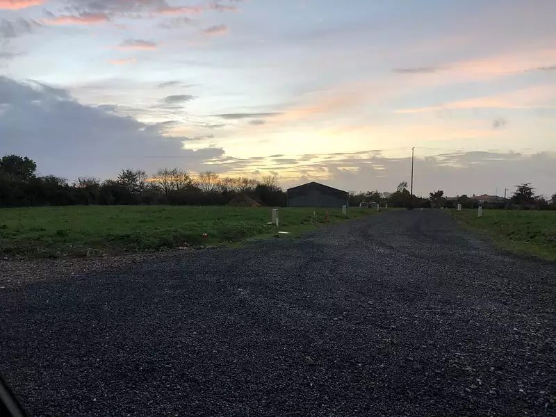 Terrain à bâtir, 523 m² - Tuffalun (49700)