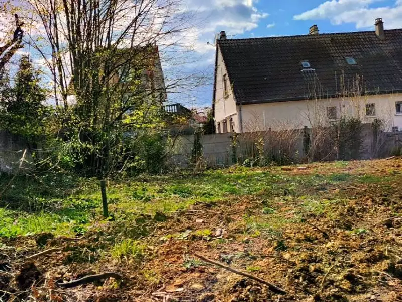 Terrain à bâtir, 384 m² - Combs-la-Ville (77380)
