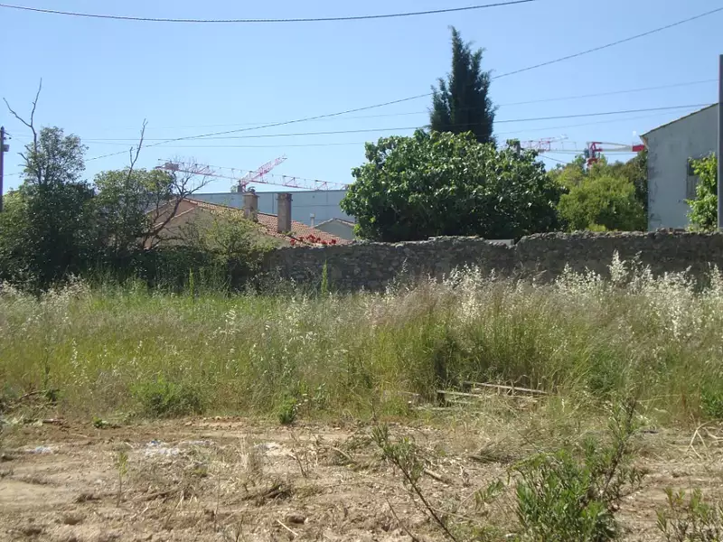 Terrain à bâtir, 225 m² - Hyères (83400)