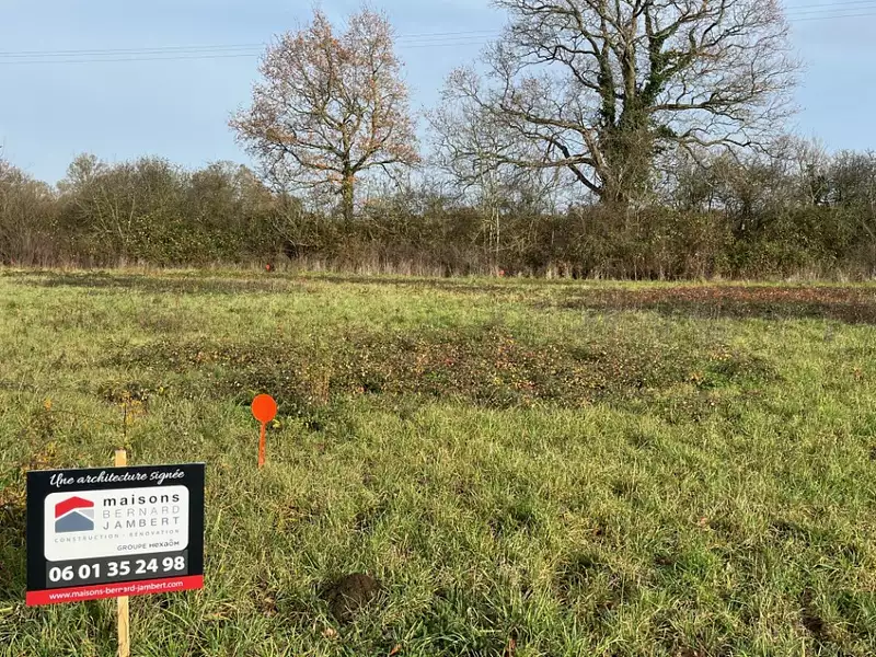 Terrain à bâtir, 418 m² - Saint-Rémy-en-Mauges (49110)