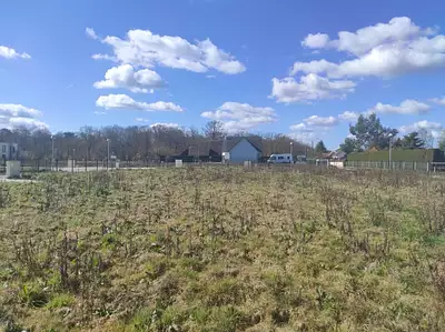 Terrain à bâtir, 561 m²