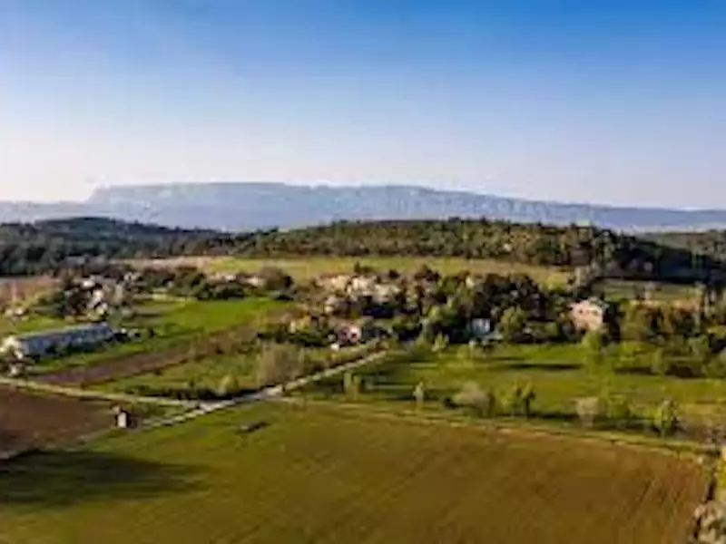 Terrain à bâtir, 458 m² - Pourrières (83910)