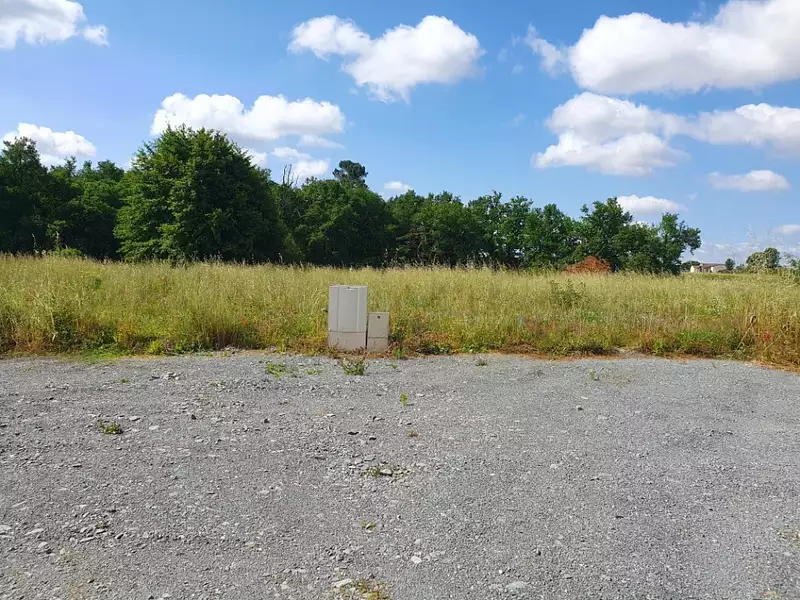 Terrain à bâtir, 601 m² - Pugnac (33710)