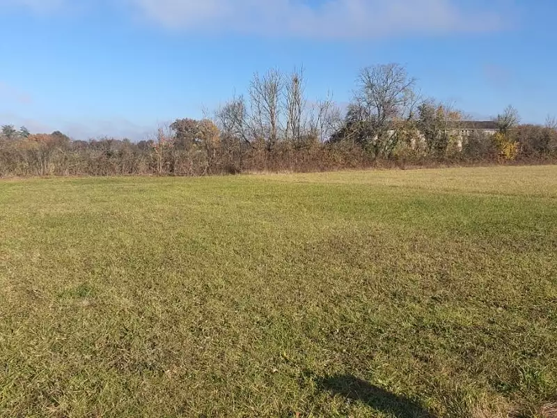 Terrain à bâtir, 700 m² - Poilly (51170)