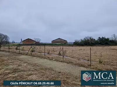 Terrain à bâtir, 677 m²