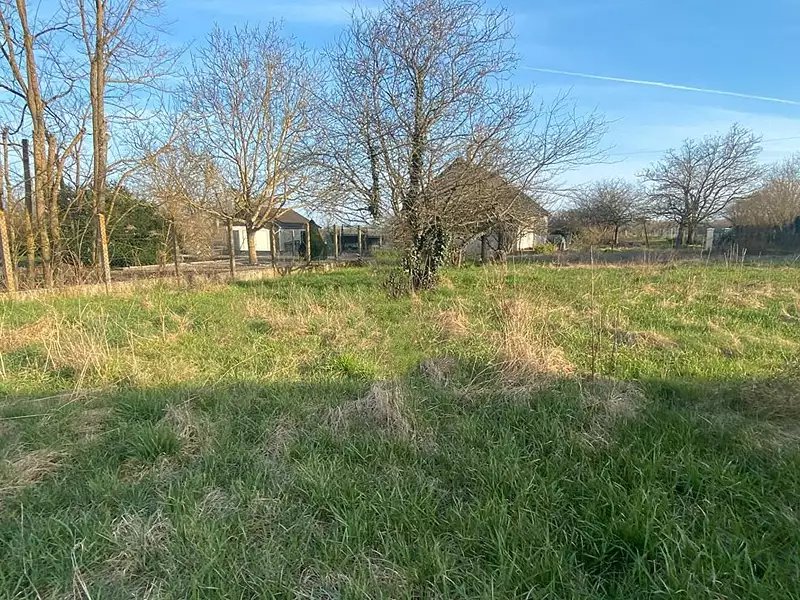 Terrain à bâtir, 850 m² - Mont-près-Chambord (41250)