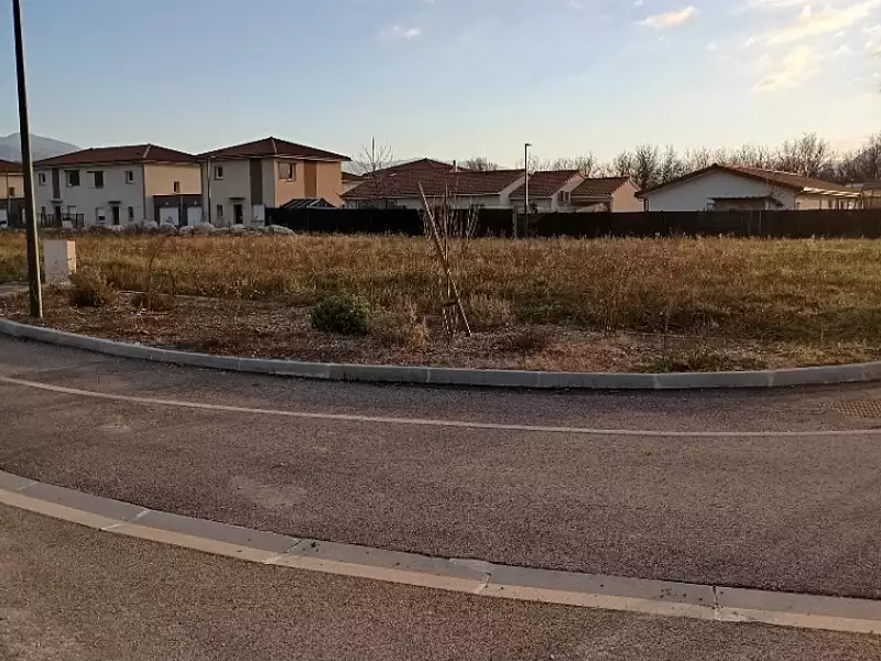 Terrain à bâtir, 594 m² - Saint-Marcellin (38160)