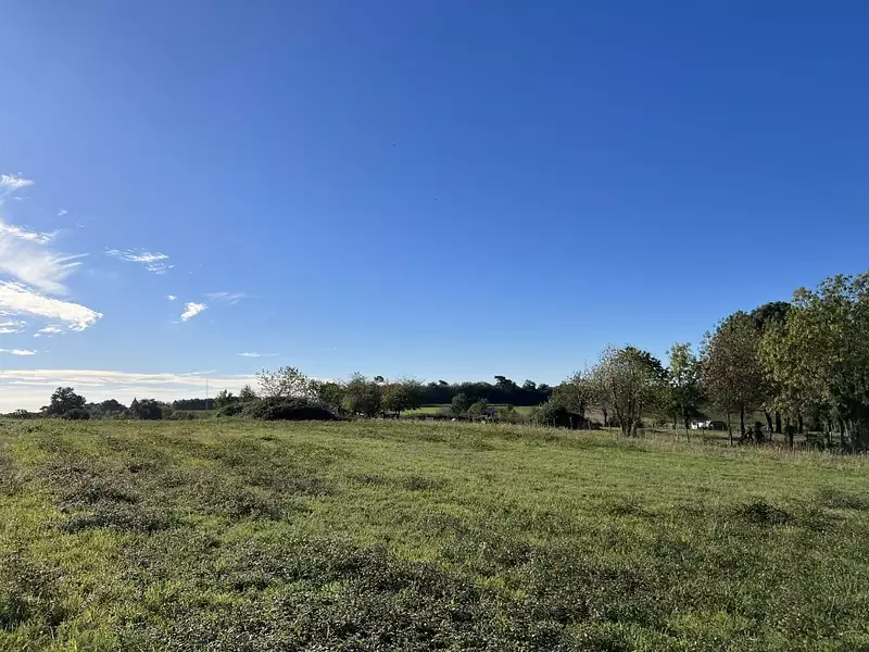 Terrain à bâtir, 820 m² - Chevanceaux (17210)