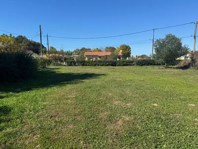 Terrain à bâtir, 605 m² - Landiras (33720)
