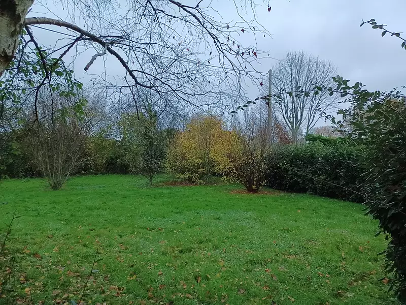 Terrain à bâtir, 1 380 m² - Feneu (49460)