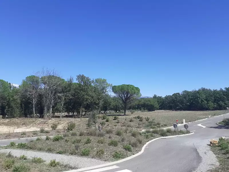 Terrain à bâtir, 1 635 m² - Tourrettes (83440)