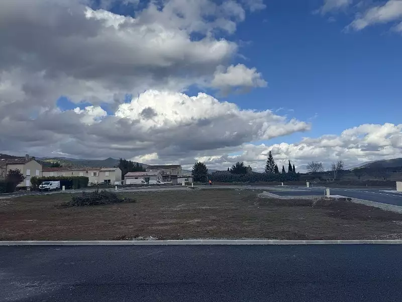 Terrain à bâtir, 505 m² - Les Mées (04190)