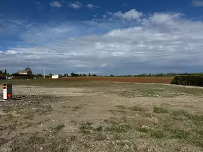 Terrain à bâtir, 713 m²