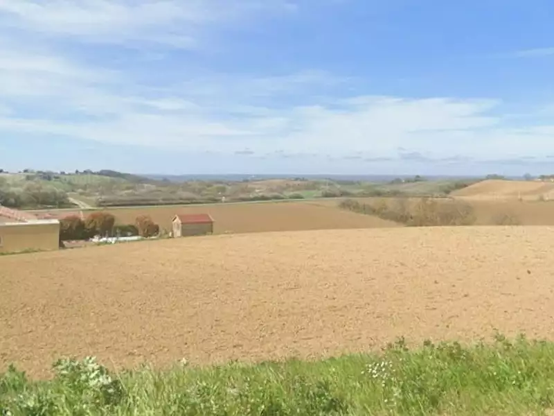 Terrain à bâtir, 640 m² - Lacaugne (31390)
