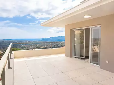 Dernier 4 pièces avec vue mer