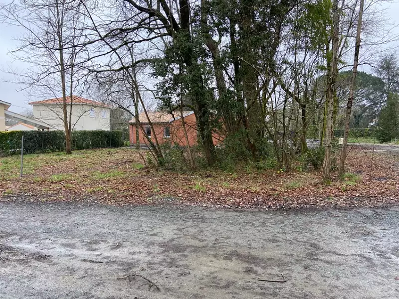 Terrain à bâtir, 988 m² - Léognan (33850)
