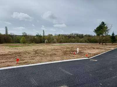 Terrain à bâtir, 618 m²