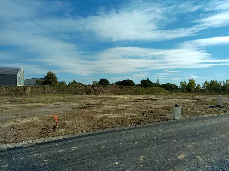 Terrain à bâtir, 374 m² - Angles (85750)