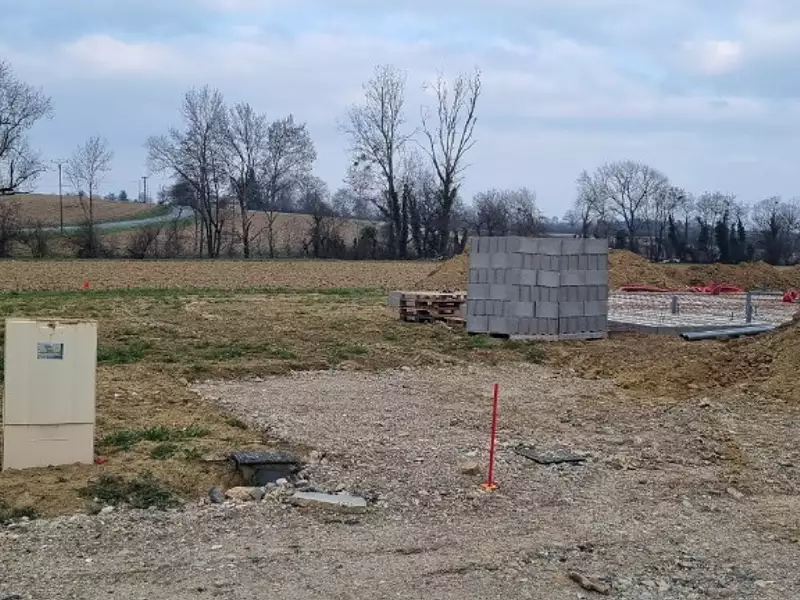 Terrain à bâtir, 500 m² - Saint-Jean-de-Thurigneux (01390)