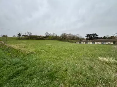 Terrain à bâtir, 702 m²