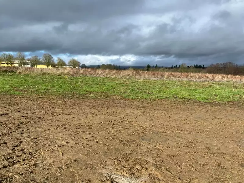 Terrain à bâtir, 836 m² - Cerisé (61000)