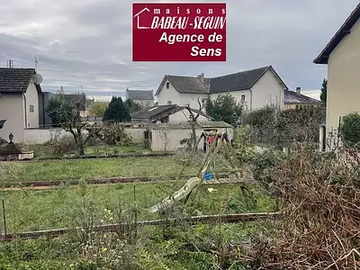 Terrain à bâtir, 353 m² - Sens (89100)