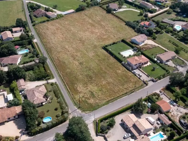 Terrain à bâtir, 585 m² - Montbeton (82290)