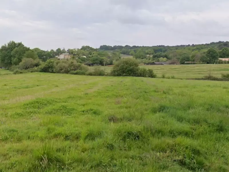 Terrain à bâtir, 727 m² - Targon (33760)