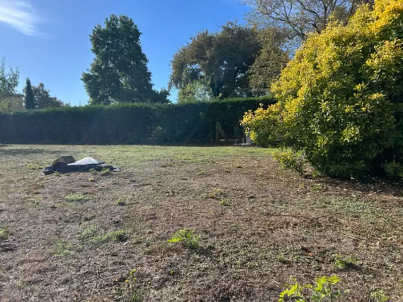 Terrain à bâtir, 910 m² - Saint-Selve (33650)