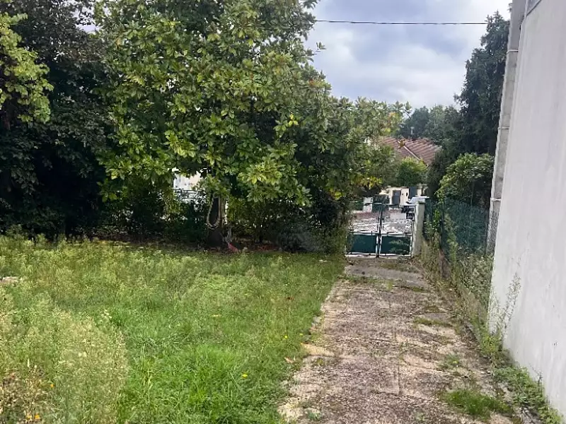 Terrain à bâtir, 598 m² - Rueil-Malmaison (92500)