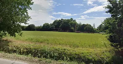 Terrain à bâtir, 303 m²