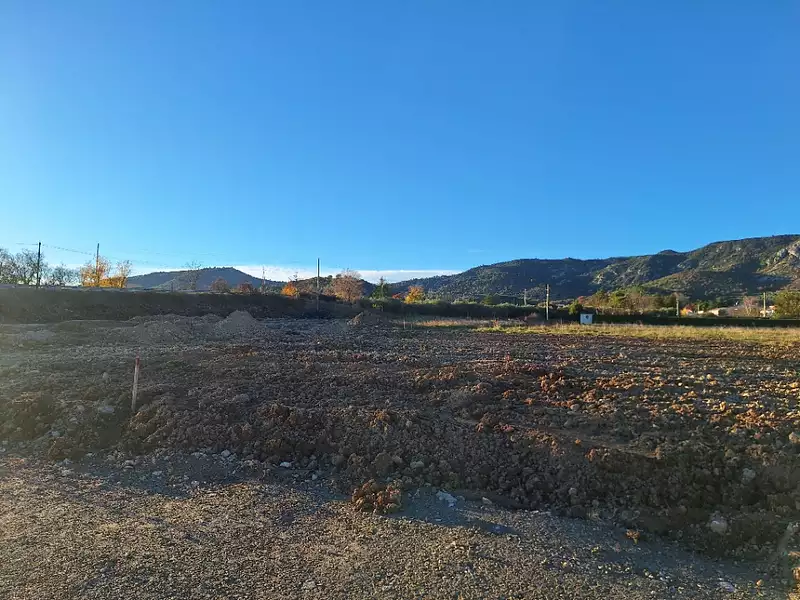 Terrain à bâtir, 332 m² - Volx (04130)