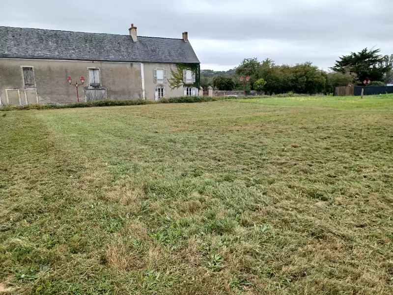 Terrain à bâtir, 543 m² - Sillé-le-Guillaume (72140)