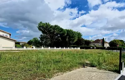 Terrain à bâtir, 596 m²