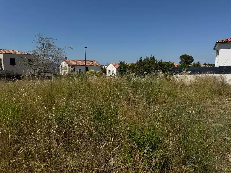 Terrain à bâtir, 450 m² - Gigean (34770)