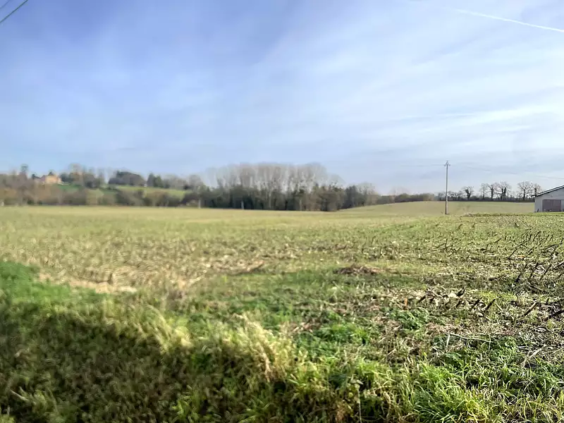 Terrain à bâtir, 710 m² - Garnerans (01140)