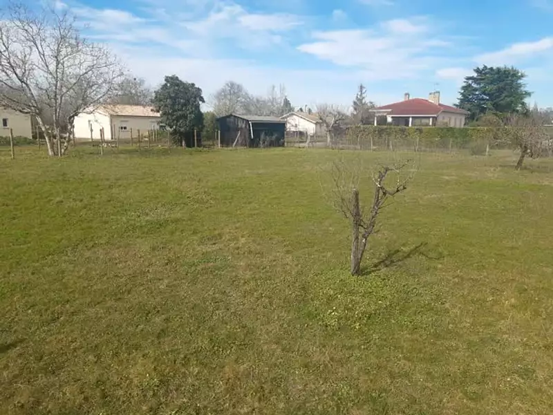 Terrain à bâtir, 980 m² - Saint-Denis-de-Pile (33910)