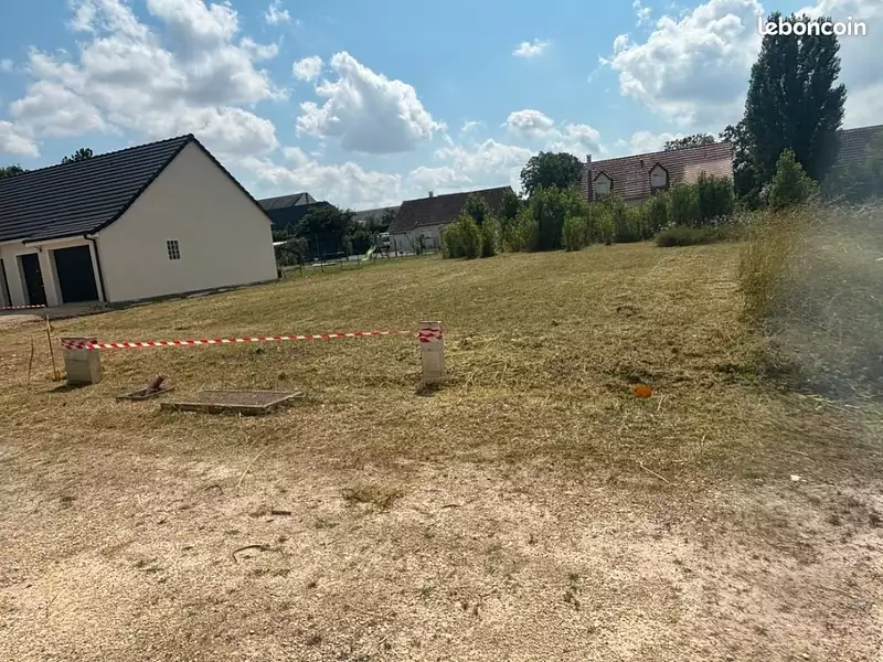 Terrain à bâtir, 800 m² - Bourges (18000)