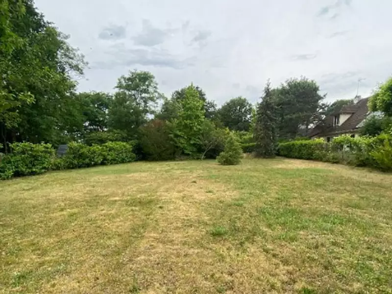 Terrain à bâtir, 608 m² - Saint-Ay (45130)