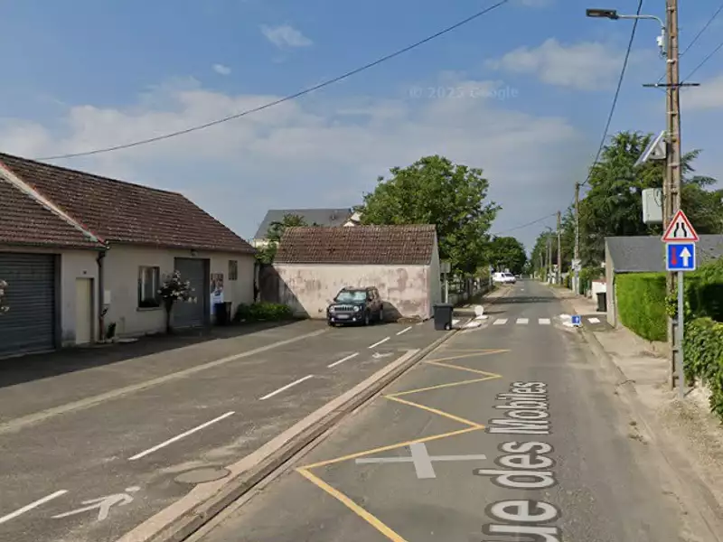 Terrain à bâtir, 568 m² - Coulmiers (45130)