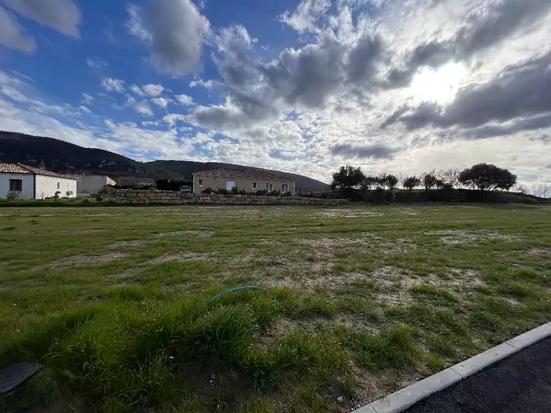 Terrain à bâtir, 545 m² - Floure (11800)