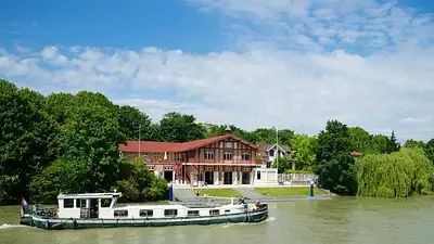À 6 min* à pied du RER A !
