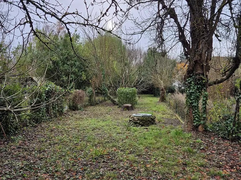 Terrain à bâtir, 380 m² - Angoulême (16000)