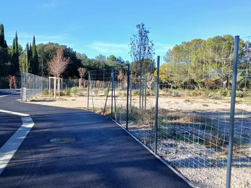 Terrain à bâtir, 400 m² - Fuveau (13710)